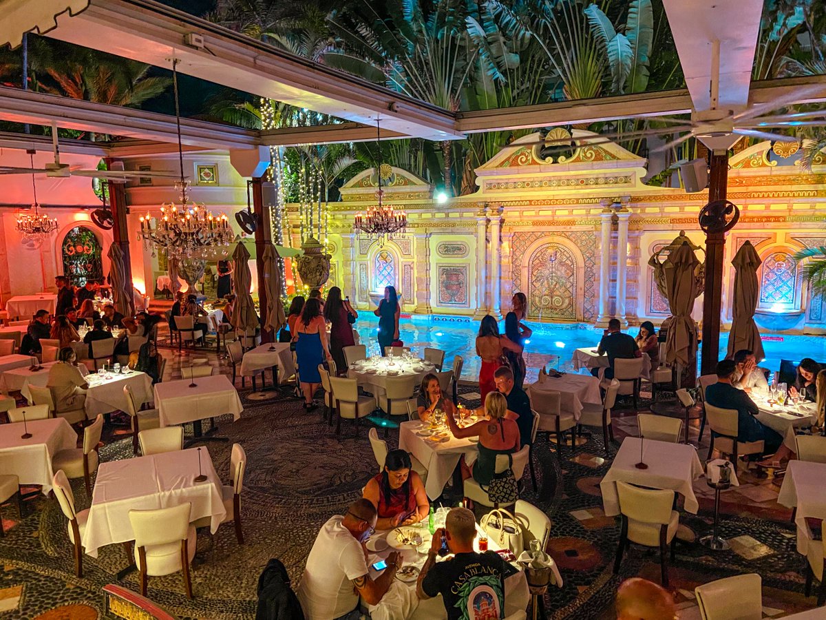 Davidkadlu's tweet photo. Dinner at The Versace Mansion in Miami. https://t.co/7fcyU1Lzqg