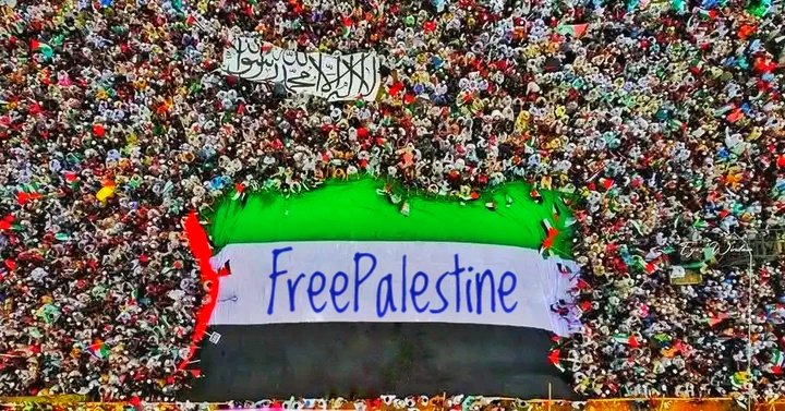 Kawsarr100's tweet photo. Millions of people are participating in the #MarchForGaza program at Sohrawardy Udyan in #Dhaka, protesting the ongoing #Israeli brutality and genocide in #Palestine. People are coming from different parts of the country.  

#Bangladesh #PalestineSolidarityMovement #FreePalestine https://t.co/SS5ncH1AMn