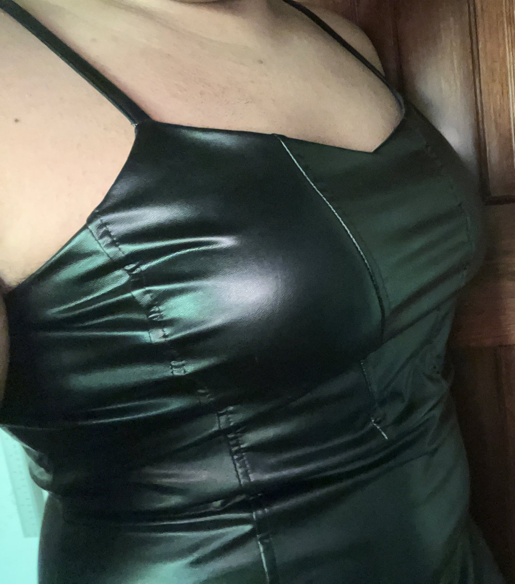 MissingUSRR's tweet photo. I got me a pair of breast forms and I’m so in love with them 😍😍😍
They make me look so big 

#crossdressing #tgirl #cd #crossdress #girlboy #transexual #trangender #transgirl #femboy  #crossdress #sissy #伪娘 #女装子 #男娘 #cd #女装男子 #女装大佬 https://t.co/6AbJHI6Q3X