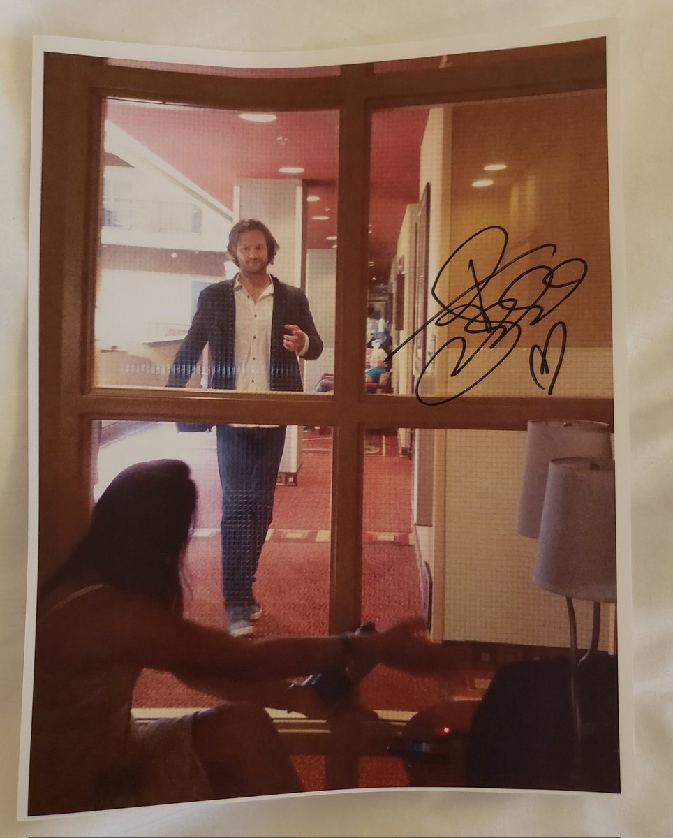 22Aimless's tweet image. Took @jarpad back to 2018 Charlotte NC with this photo. 
He asked me to post it so he can see it. 
Here ya go, big guy!  
#SPNBoston