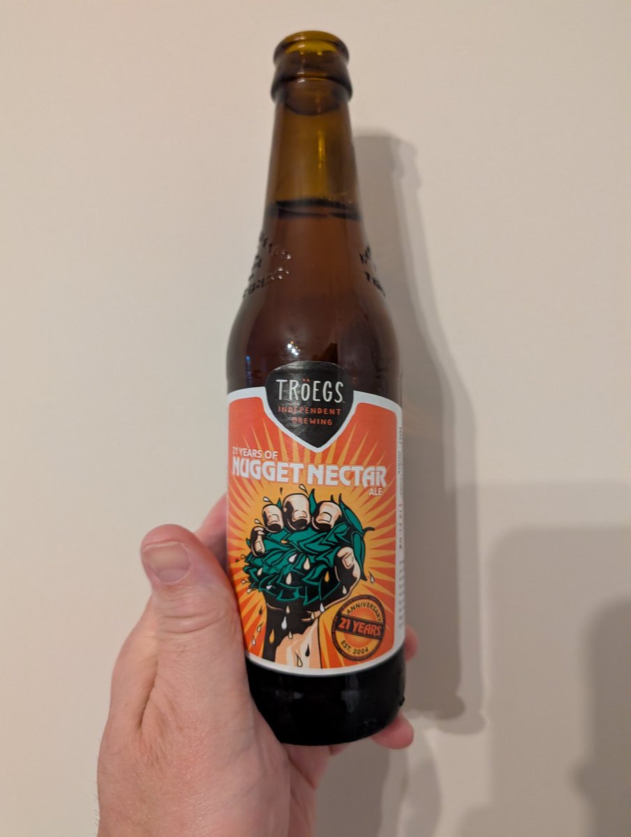 Dharma_Tiger's tweet image. Down here in NC...just got my long anticipated delivery of @TroegsBeer #NuggetNectar thanks to @Tayter_Tott97 and just cracked open the first one