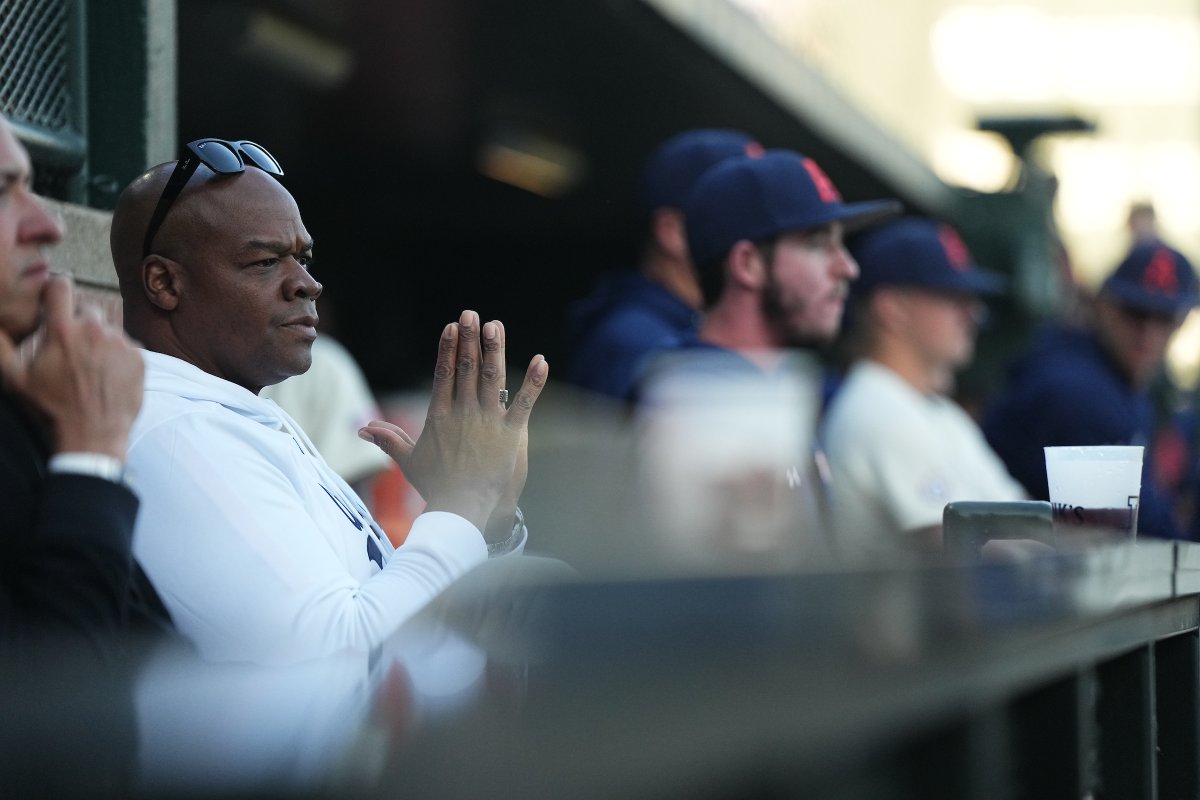 Our Hall of Famer is in the house. 

Welcome back, <a href="/TheBigHurt_35/">Frank Thomas</a>!

#WarEagle