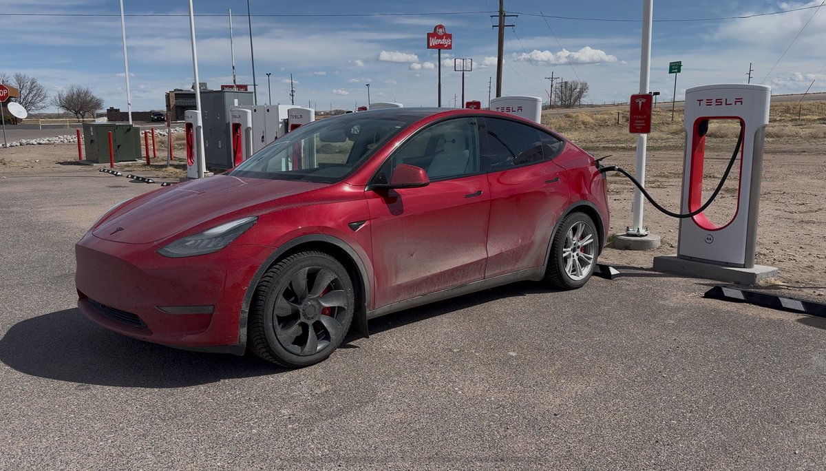 Jim - Iowa Tesla tweet media