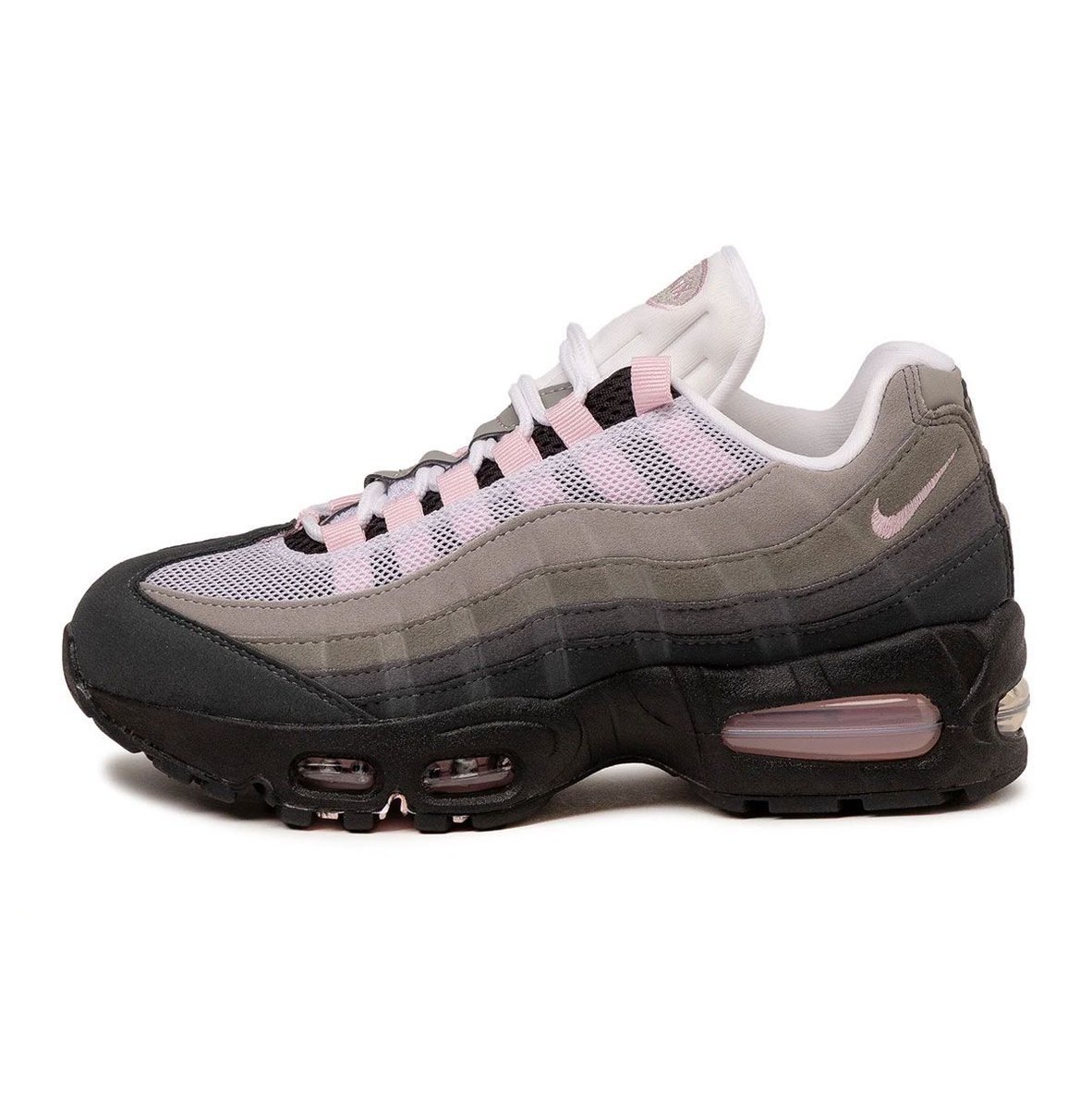 Sneaker News tweet media