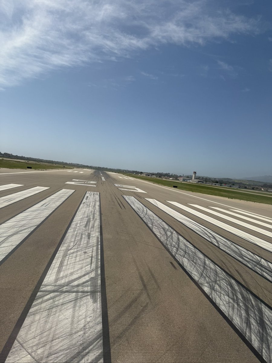 Lynn Gray Hanlon (@lgraysba) on Twitter photo A beautiful day to fly 🛫. Thank you Team SBA! <a href="/united/">United Airlines</a> <a href="/UGESocial/">United Ground Express</a> @jaycardiello @lgraysba <a href="/westcoastmike/">Mike Shevchenko</a> A beautiful day to fly 🛫. Thank you Team SBA! <a href="/united/">United Airlines</a> <a href="/UGESocial/">United Ground Express</a> @jaycardiello @lgraysba <a href="/westcoastmike/">Mike Shevchenko</a>