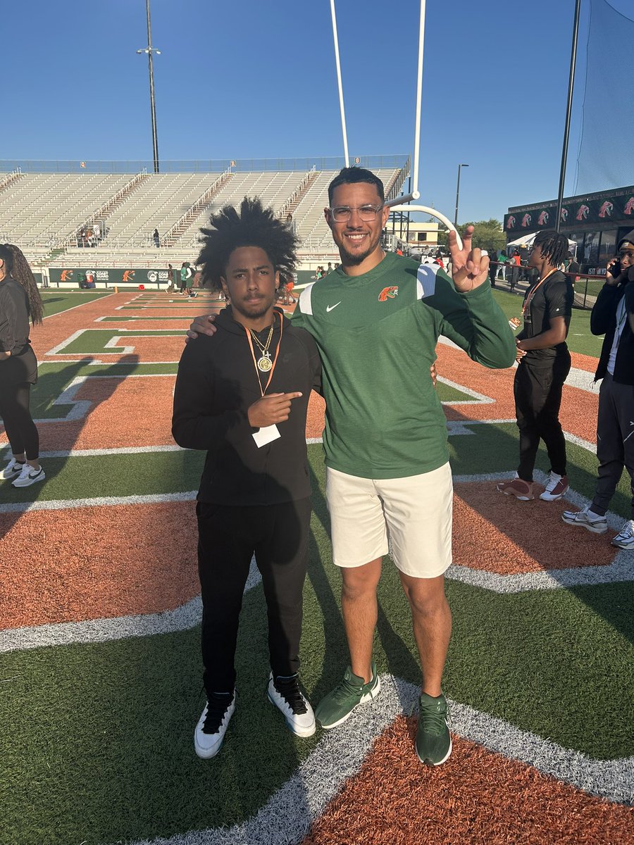 Derrick_cald14's tweet image. Had a great time at @FAMU_FB spring game
@coachvjefferies @c_canidate @683khelms @HickmanJarrod @CoachJackMetz32