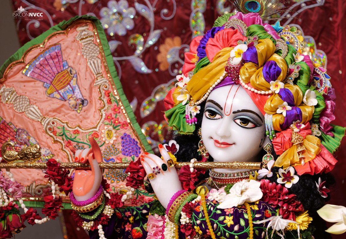 ISKCONPune's tweet photo. 🙏🏽Today's Darshan 📿 🗓13-04-2025🙏
🌷Sri Sri Radhavrindavanchandra🌷
🚩@ISKCONNVCCPune🚩
.
.
#ISKCON #ISKCONNVCC #ISKCONNVCCPune #ISKCONPune
#13thapril #13thapril2025 #Sunday #Vrindavan
#Harinaamsankirtan #Radheshyamdas #Radheradhe
#Sankirtan #Kirtan #Mayapur #Prabhupada https://t.co/7IVh4JRIlM