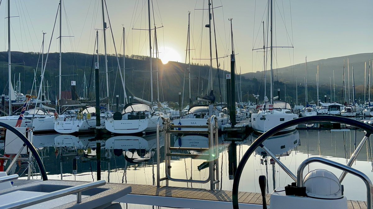 Morning calm at Largs Marina — the sun rising over the hills, boats quietly waiting, and adventure calling. Here in Scotland to become a real sailor, one nautical mile at a time. #SeaSmolik ⛵️🏴󠁧󠁢󠁳󠁣󠁴󠁿✌️