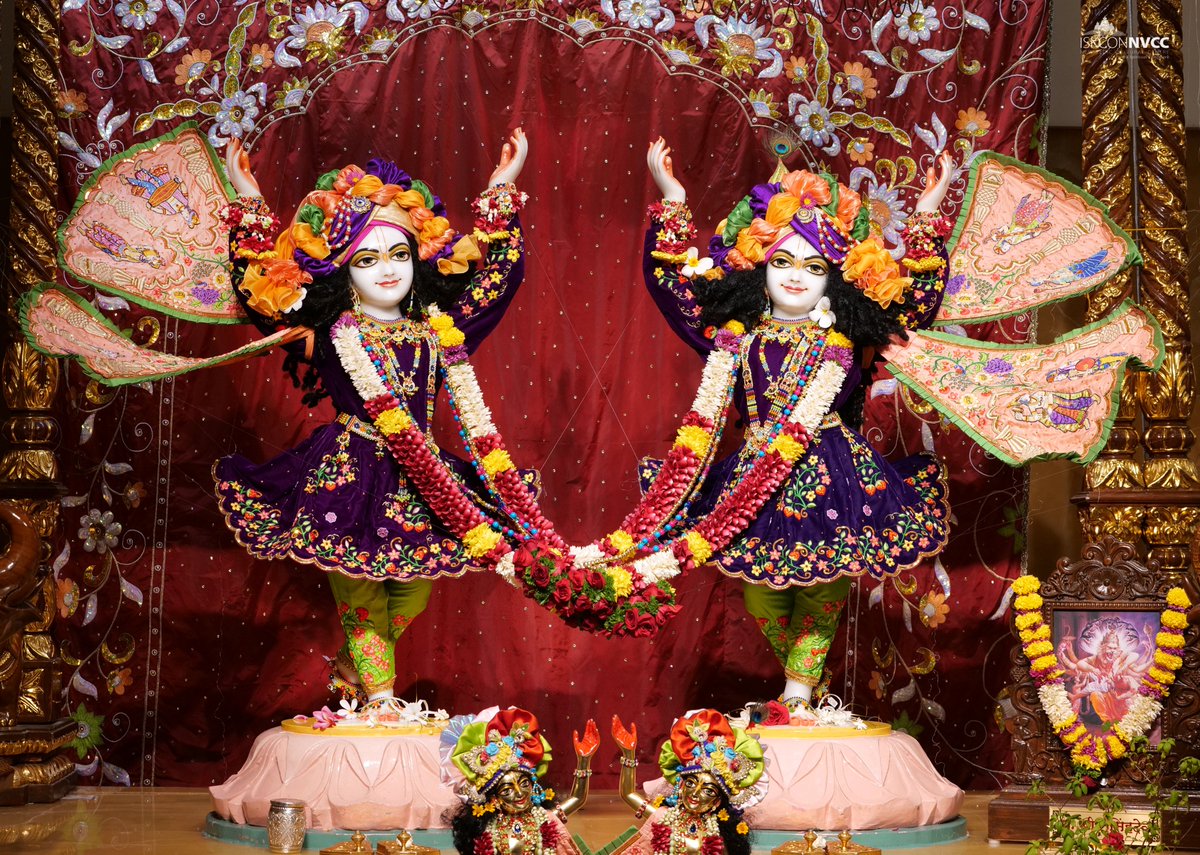 ISKCONPune's tweet photo. 🙏🏽Today's Darshan 📿 🗓13-04-2025🙏
🌷Sri Sri Gaur Nitai🌷
🚩@ISKCONNVCCPune🚩
.
.
#ISKCON #ISKCONNVCC #ISKCONNVCCPune #ISKCONPune
#13thapril #13thapril2025 #Sunday #Vrindavan
#Harinaamsankirtan #Radheshyamdas #Radheradhe
#Sankirtan #Kirtan #Mayapur #Prabhupada #iskconmandir
#GVE https://t.co/DanQXtEOQC