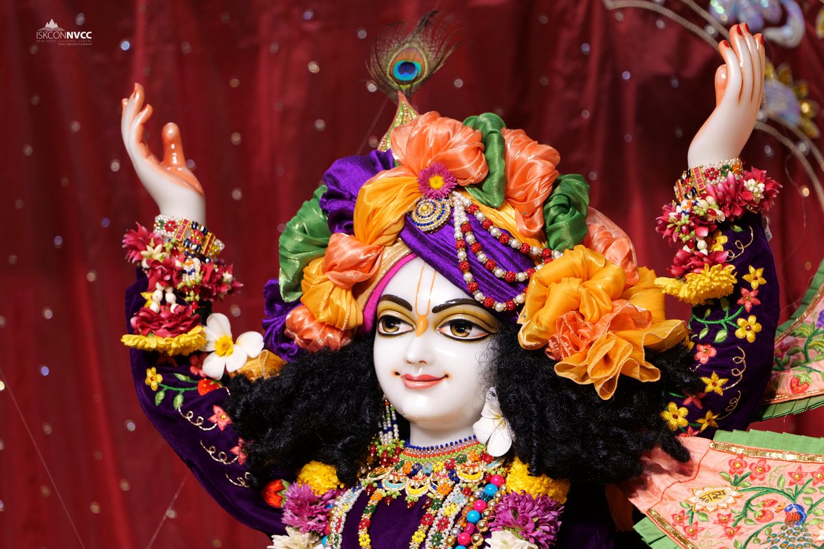 ISKCONPune's tweet photo. 🙏🏽Today's Darshan 📿 🗓13-04-2025🙏
🌷Sri Sri Gaur Nitai🌷
🚩@ISKCONNVCCPune🚩
.
.
#ISKCON #ISKCONNVCC #ISKCONNVCCPune #ISKCONPune
#13thapril #13thapril2025 #Sunday #Vrindavan
#Harinaamsankirtan #Radheshyamdas #Radheradhe
#Sankirtan #Kirtan #Mayapur #Prabhupada #iskconmandir
#GVE https://t.co/DanQXtEOQC