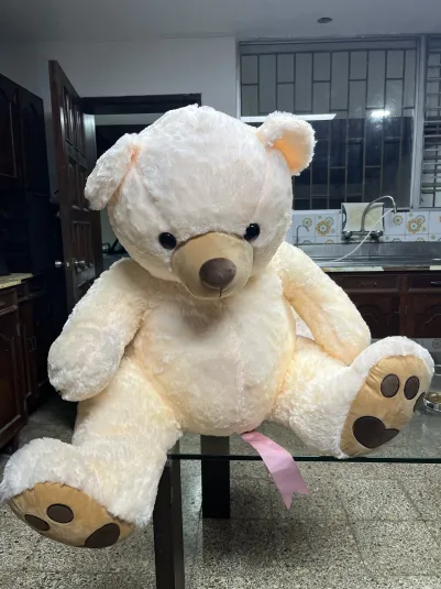 royer879's tweet photo. Narizon te olvidaste darle su regalo a Valentina antes que se vaya. https://t.co/lDqZ9BlLEI