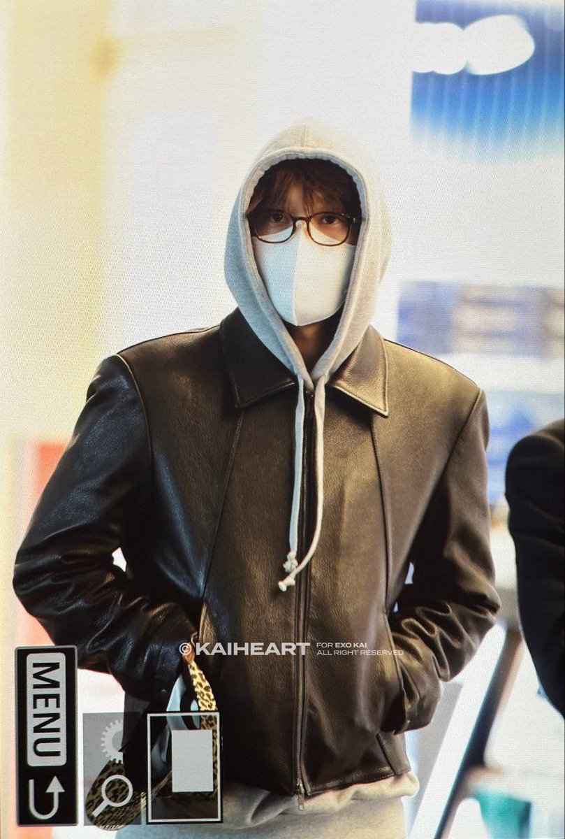 kimgoom's tweet photo. خرس سکسی داره برمیگرده خونشون

@weareoneEXO #KAI https://t.co/6DDT8xOhad