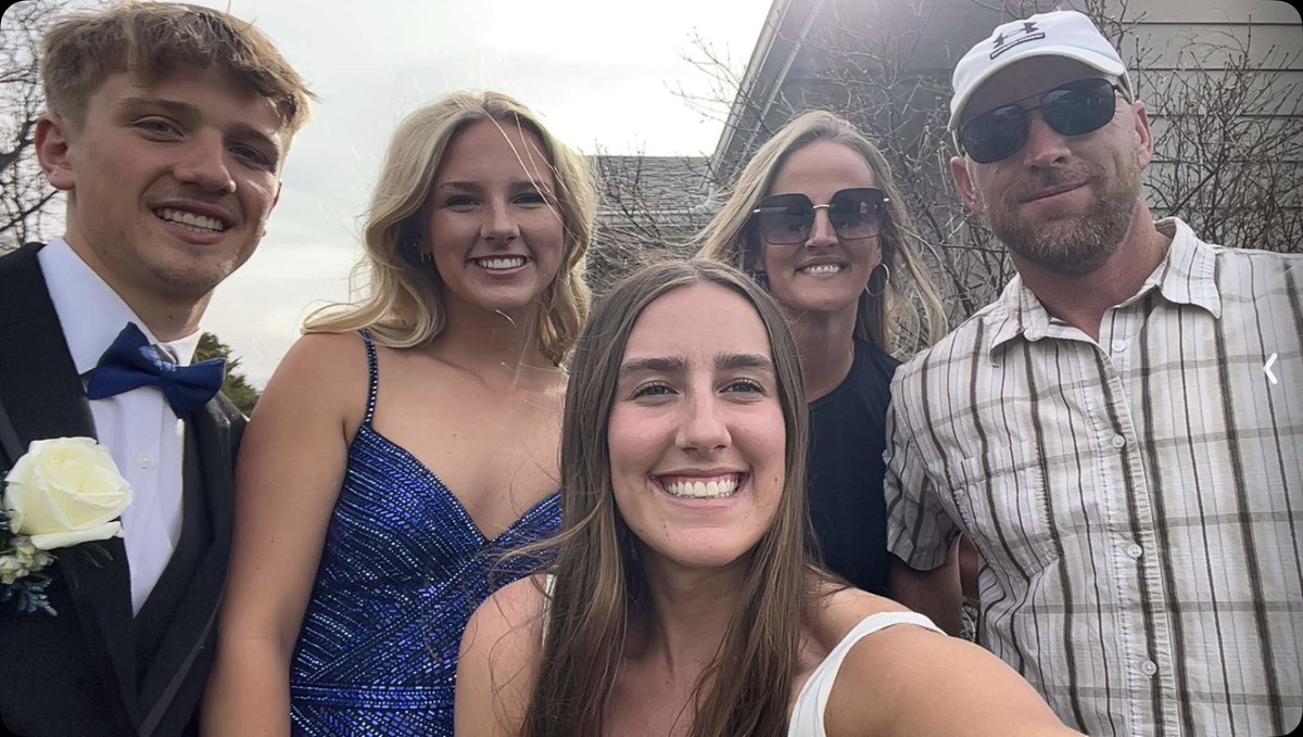 Daisy’s Junior Prom 💙