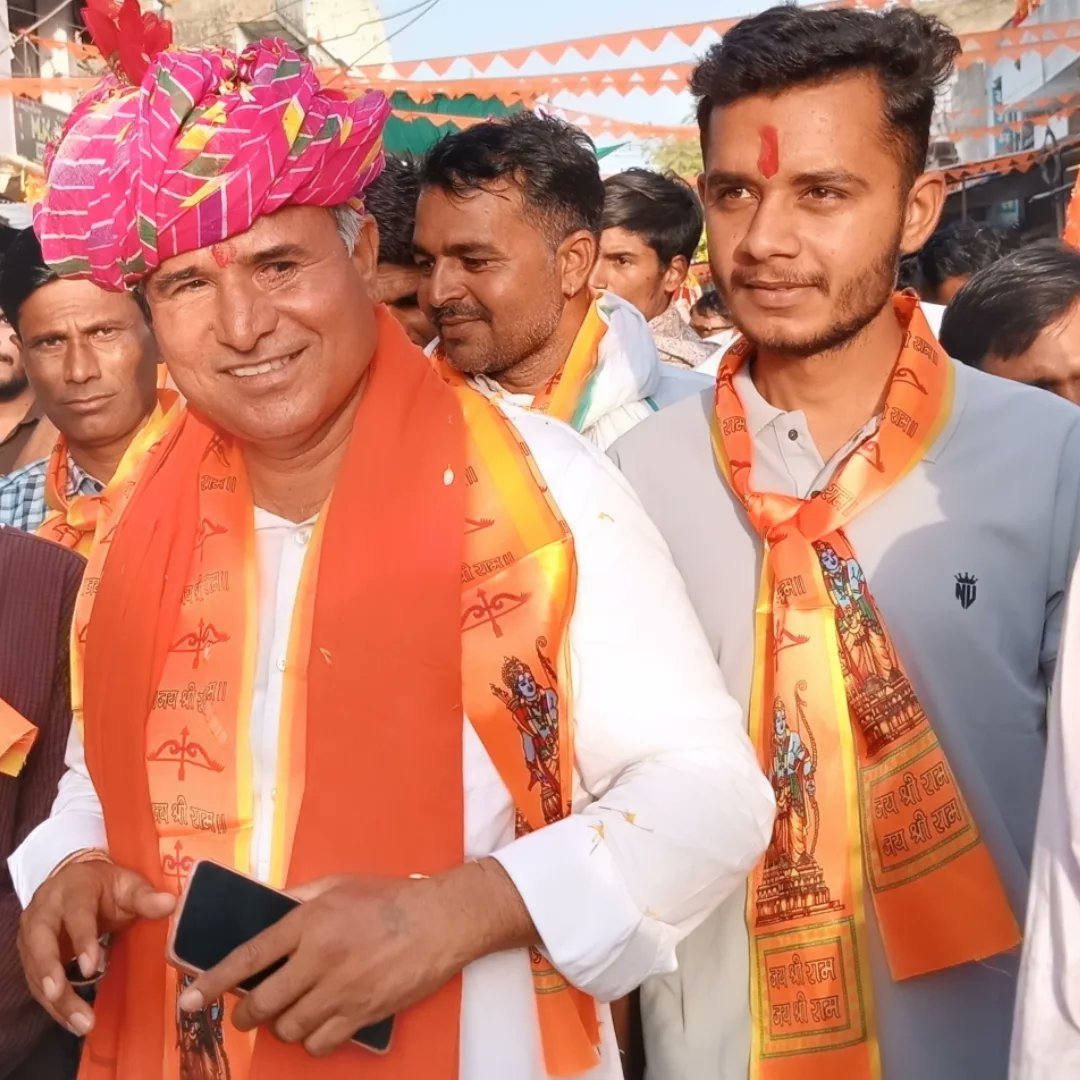 कल #हनुमान_जन्मोत्सव के शुभ अवसर पर देवली उनियारा के #विधायक श्री राजेंद्र जी गुर्जर के साथ उनियारा मे आयोजित शोभा यात्रा मे भाग लिया