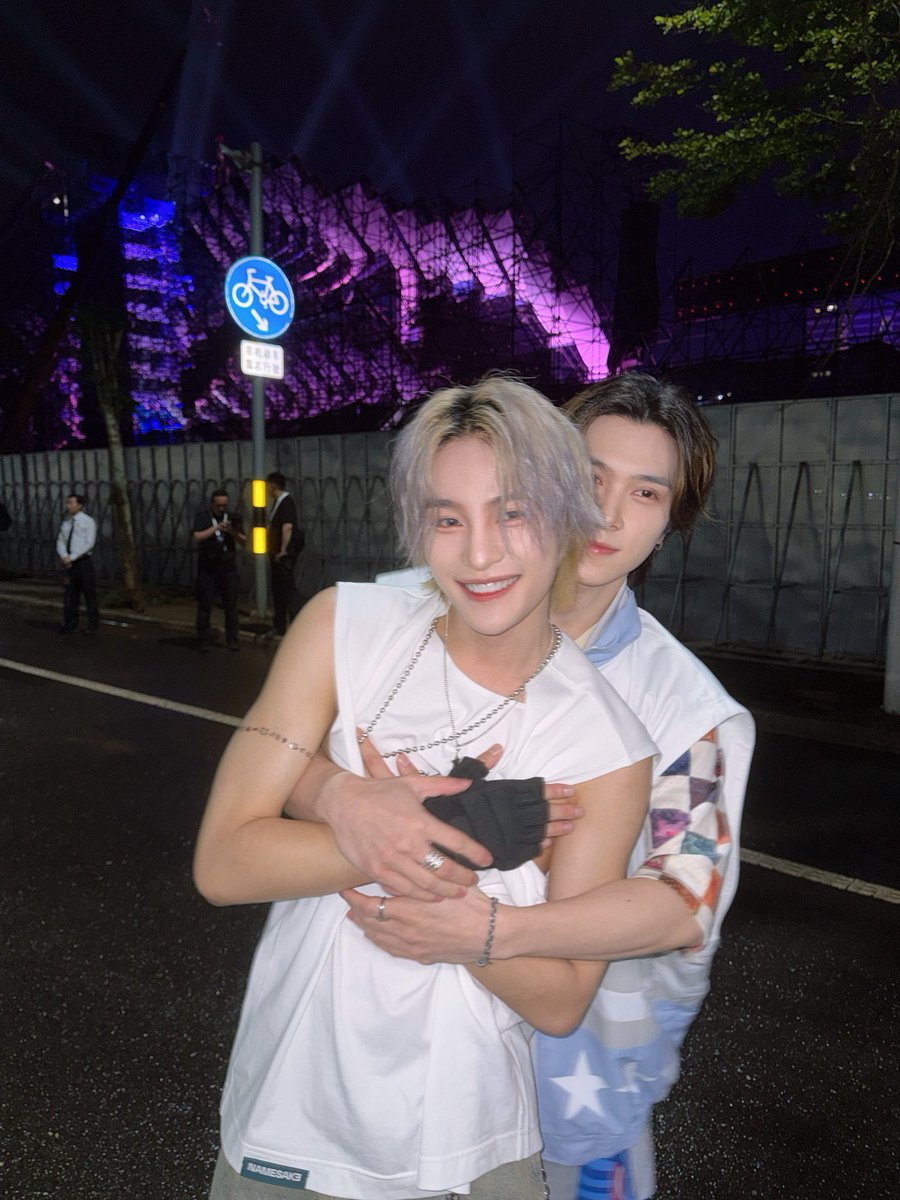 250413 #YANGYANG weibo update with #HENDERY ♡