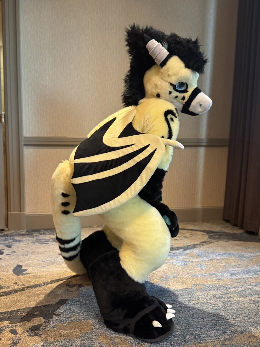 My roomate is a cosplayer and never been in a full suit before so I let them be Tark the majority of the con and have been loving it and the experience! They are so animated compared to me in suit!