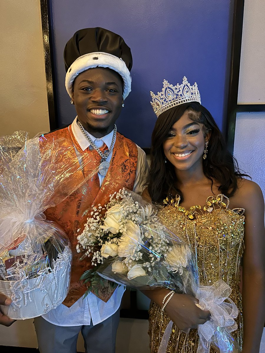 Congratulations to the THS Prom King and Queen, O’Ryan Peoples and Ta’Leecia Russel. 💙💙