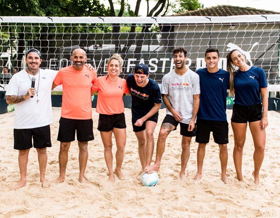 333file's tweet image. holding hands? nah... maxiel prefers holding feet 🦶