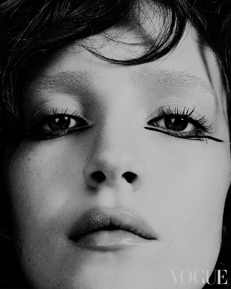 📸 | Destinee Sinortalicci estrelou um editorial exclusivo da Vogue Italia sob o título de "Soft Construction", publicado em novembro de 2013. Fotos por Royal Gilbert.