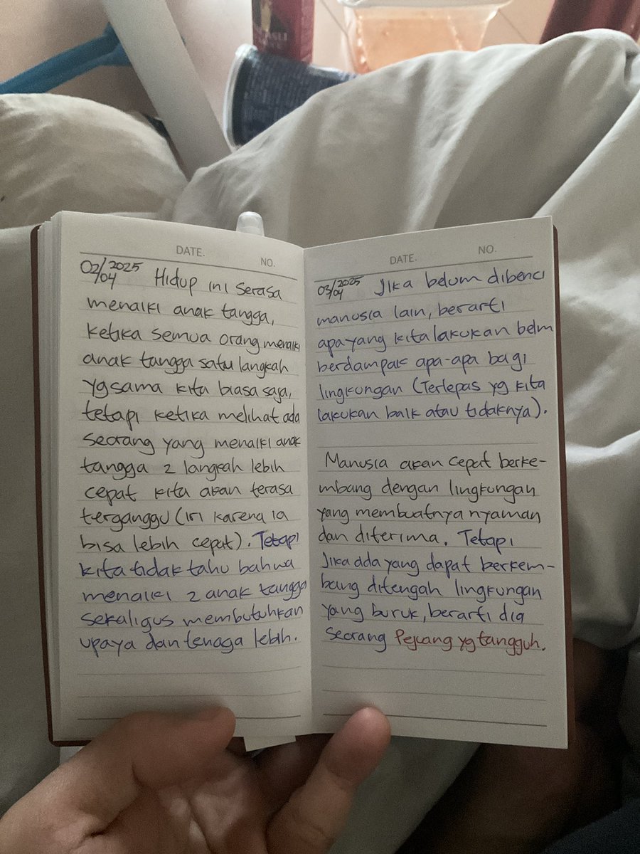AdityaERP's tweet photo. Harus dishare karena takut catatan ini tercecer/tertinggal. Saking banyaknya catatan yg ditulis tiap harinya. https://t.co/1N1IlqzPiq