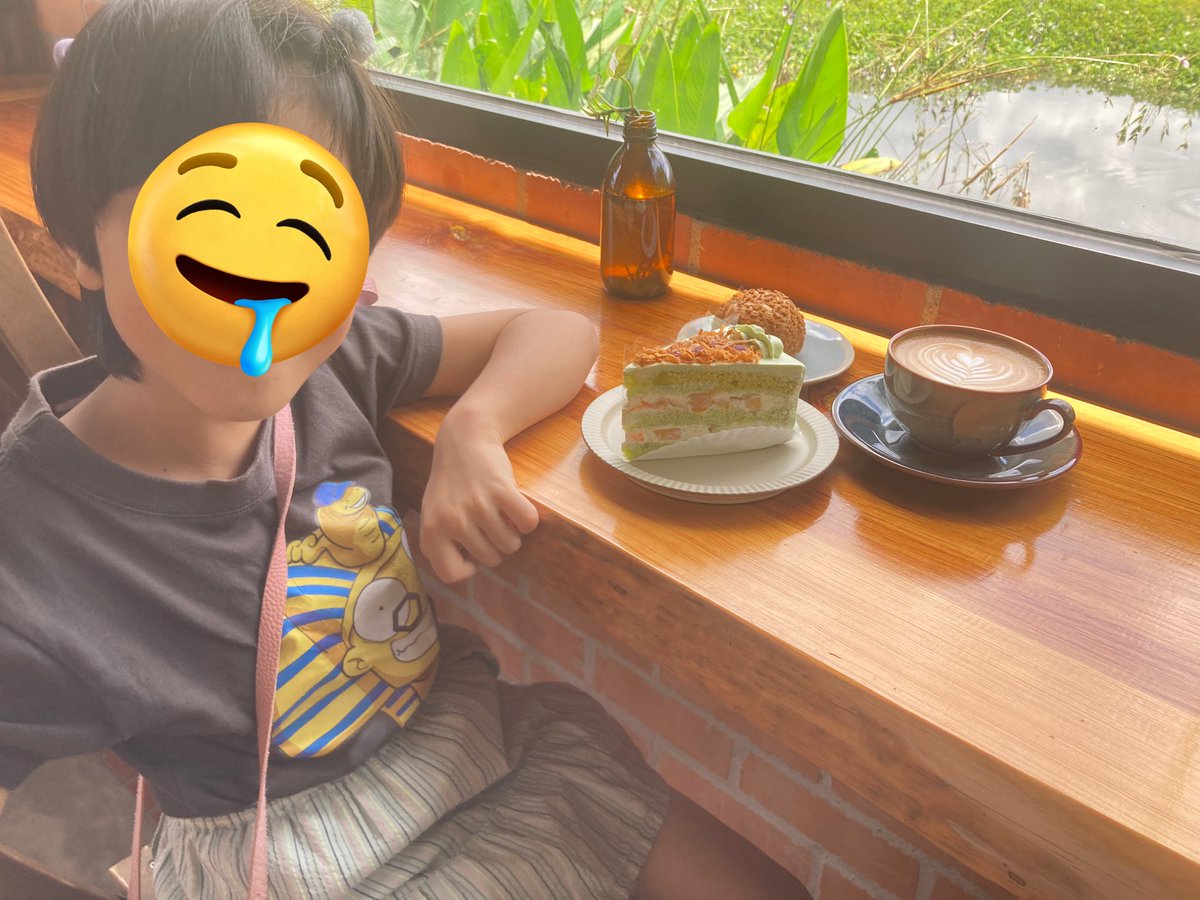娘の春?休み最終日。行きたいと思っていたマレーシアの田舎にある素敵カフェへ☕️
バタークリーム主流のマレーシアで生クリームのおいしいケーキ…🥹
電車乗り継いで来た甲斐がありました💕
無事帰れますように。