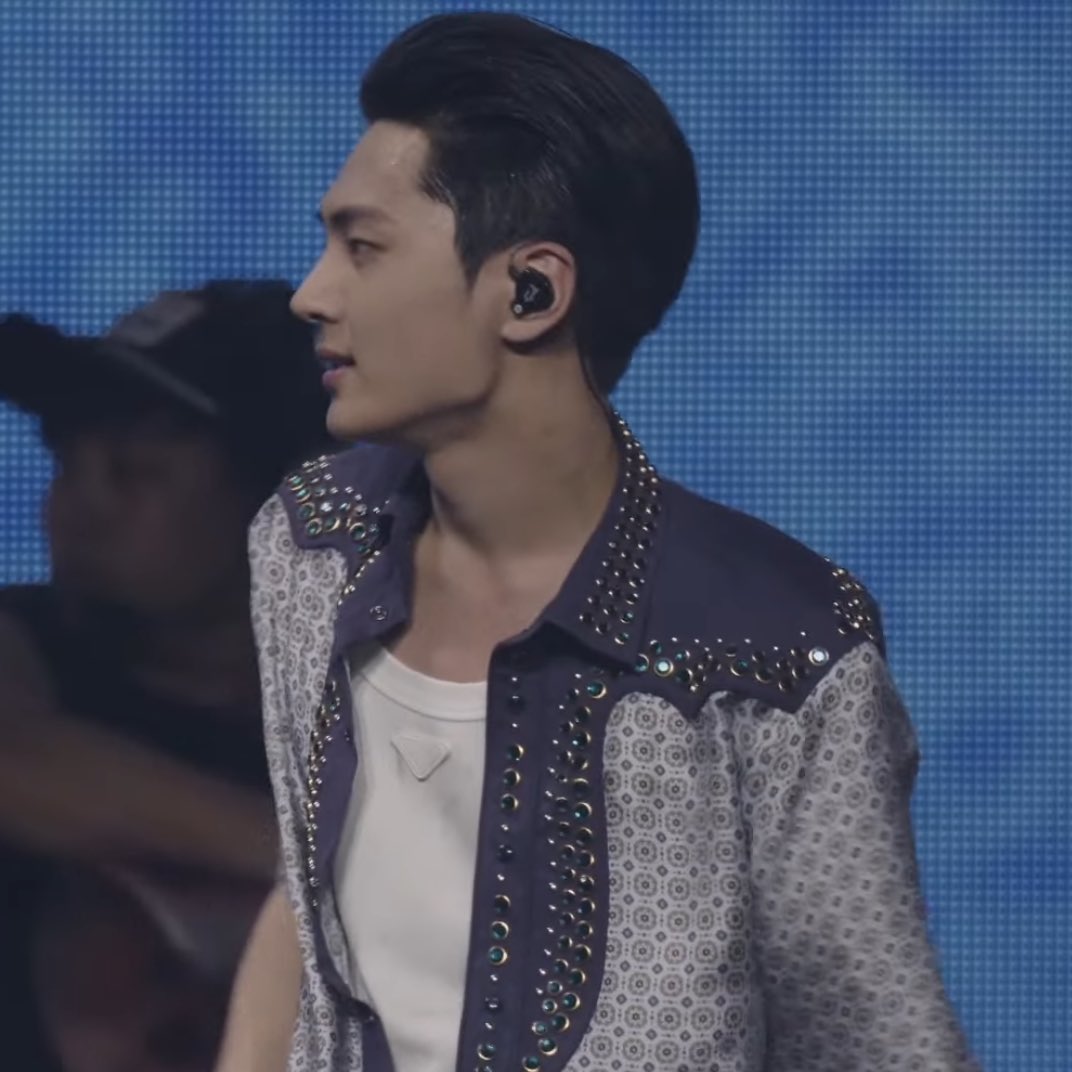 mainlyjay's tweet image. THIS PARK JONGSEONG IN COACHELLA

#ENCHELLA #COACHELLA2025 #ENHYPEN