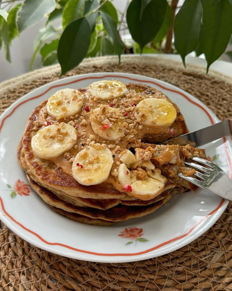 Vikramsingh678's tweet photo. "Savoring the perfect stack of banana pancakes soft, sweet, and absolutely irresistible 🥞🍌💛 
#PancakePerfection 
#BananaLove 
#MorningDelight" https://t.co/nvchZRzs4i