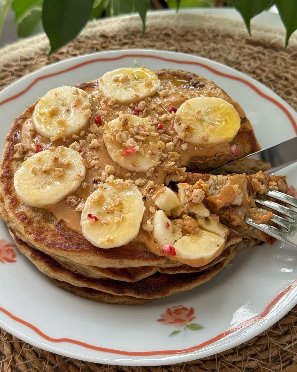 Vikramsingh678's tweet photo. "Savoring the perfect stack of banana pancakes soft, sweet, and absolutely irresistible 🥞🍌💛 
#PancakePerfection 
#BananaLove 
#MorningDelight" https://t.co/nvchZRzs4i