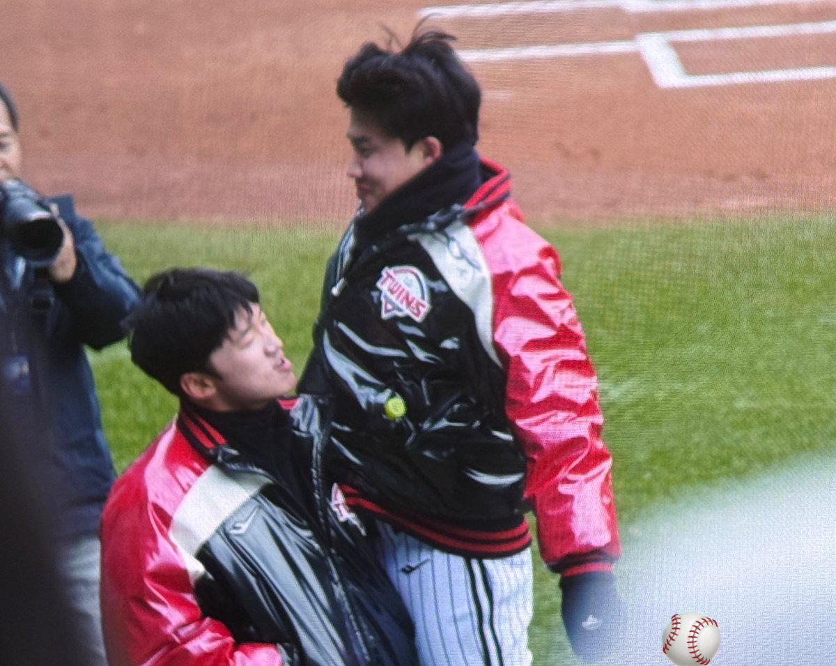 지금설마 염경엽 감독님 따라하는거야? 뭐지?

#박해민 #임찬규 #엘지트윈스