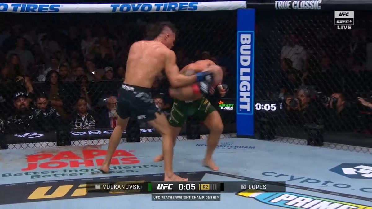 taboutsports's tweet photo. Last 10 secs of Round 2 
OMG

#UFC314 https://t.co/jpr9xqFEF3