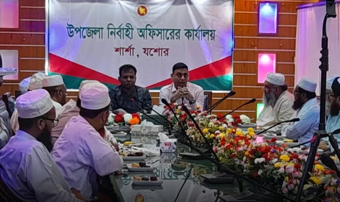 যশোরে মেয়েদের শয়নকক্ষে সিসি ক‍্যামেরা, কওমী মাদ্রাসা বন্ধ