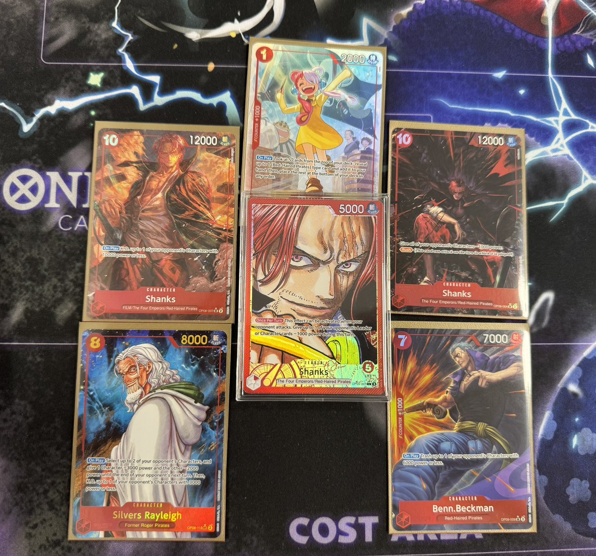 Just won the store championship in Turin, Italy with Shanks! 
Didn’t play the deck since February, but my hand was blessed. 
R1 🟢 Mirror Shanks W, 🎲⭕️
R2 🟢 B Doflamingo W, 🎲❌
R3 🟢 Mirror Shanks W, 🎲❌
R4 🟢 Deck check oppo
R5 🟢 Y Kid, 🎲❌ 
#optcg