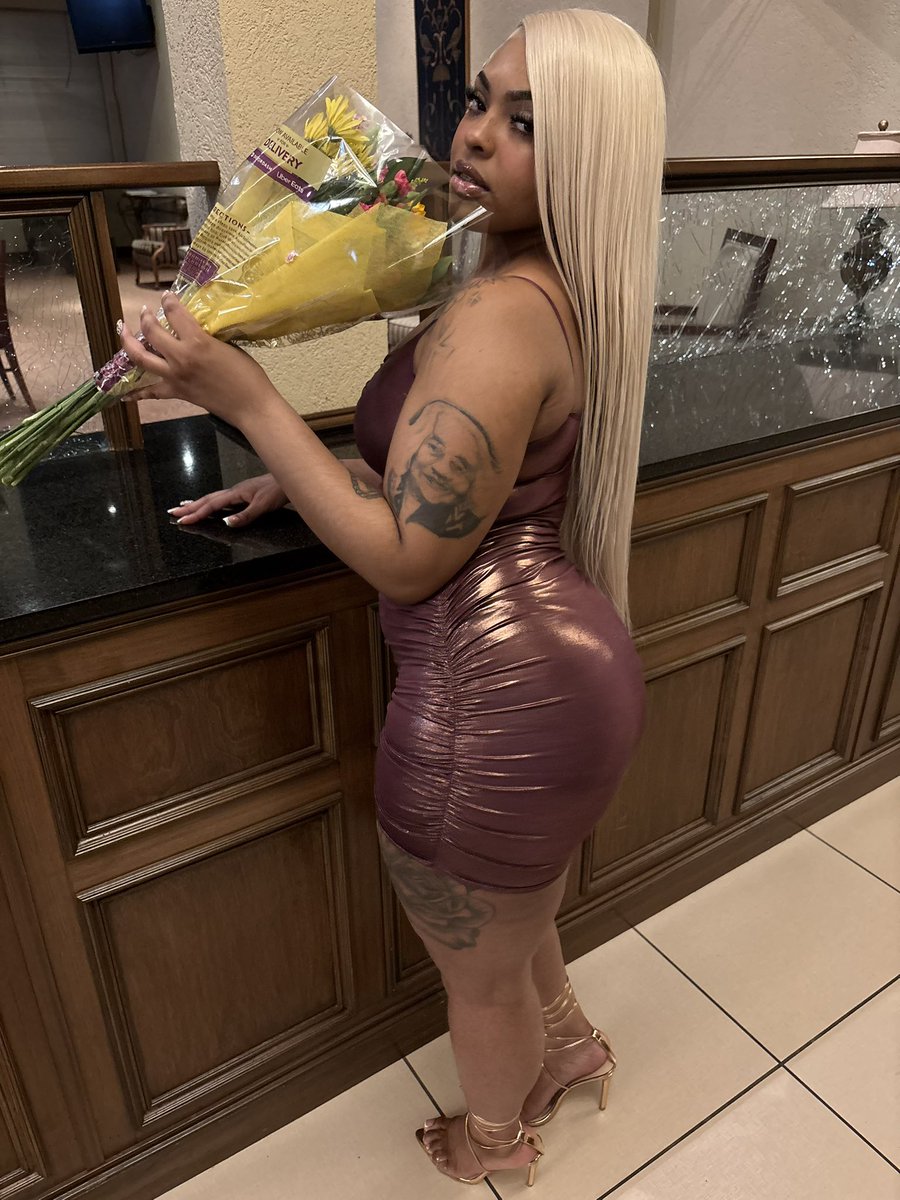 la2xxxx's tweet image. before the night ends, cheers to another year🥂 #chapter26 #ariesseason @la2xxxxx