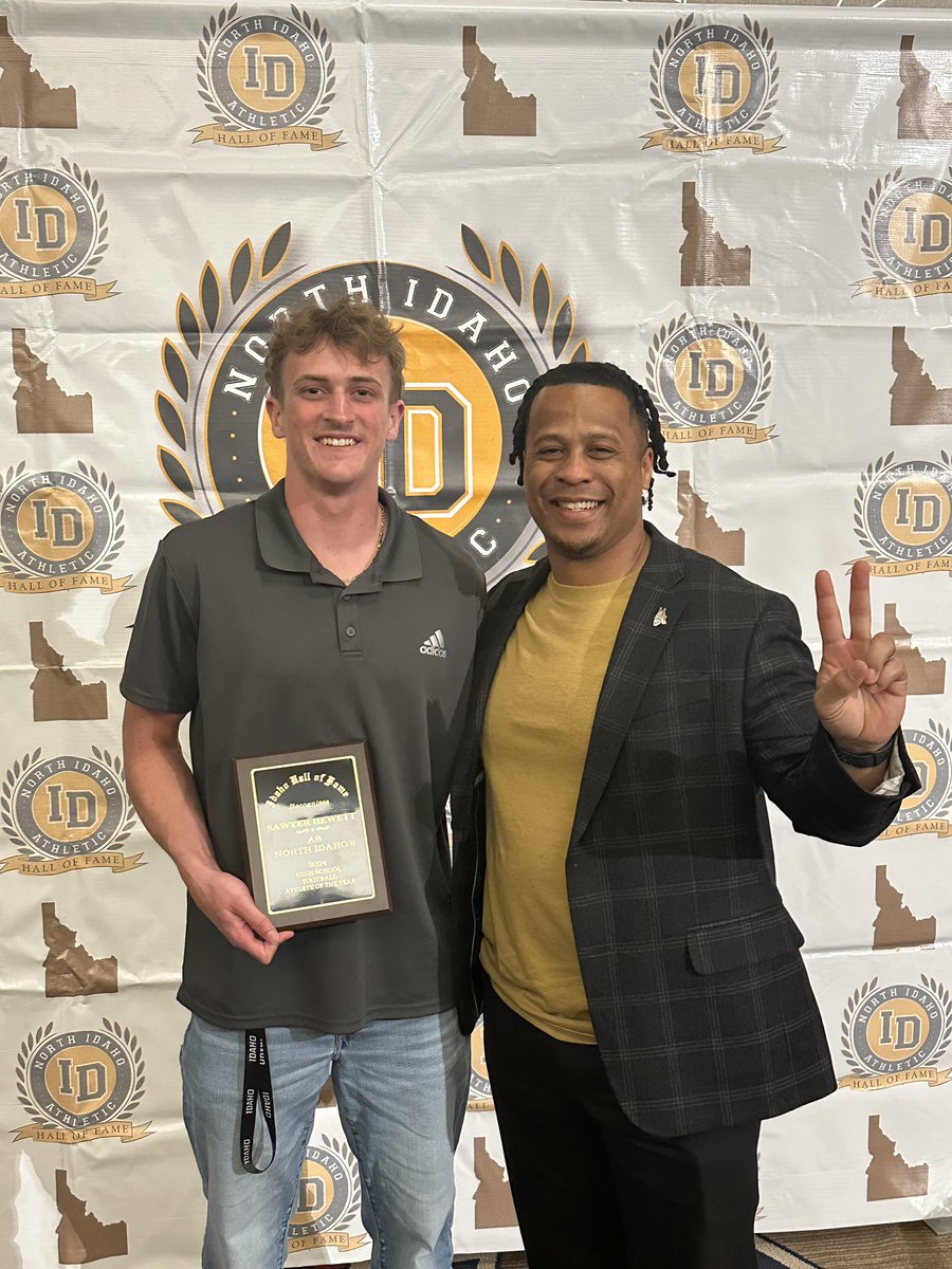 Thomas Ford Jr (@coachtford) on Twitter photo Was awesome catching up w OUR guy and 4A-1A Football athlete of the year <a href="/SawyerHewett1/">Sawyer Hewett</a> tonight at the N Idaho Athletics HOF banquet! Congrats my guy and CAN’T WAIT to get you here this summer‼️ #GoVandals #VzUp✌️⬆️ Was awesome catching up w OUR guy and 4A-1A Football athlete of the year <a href="/SawyerHewett1/">Sawyer Hewett</a> tonight at the N Idaho Athletics HOF banquet! Congrats my guy and CAN’T WAIT to get you here this summer‼️ #GoVandals #VzUp✌️⬆️