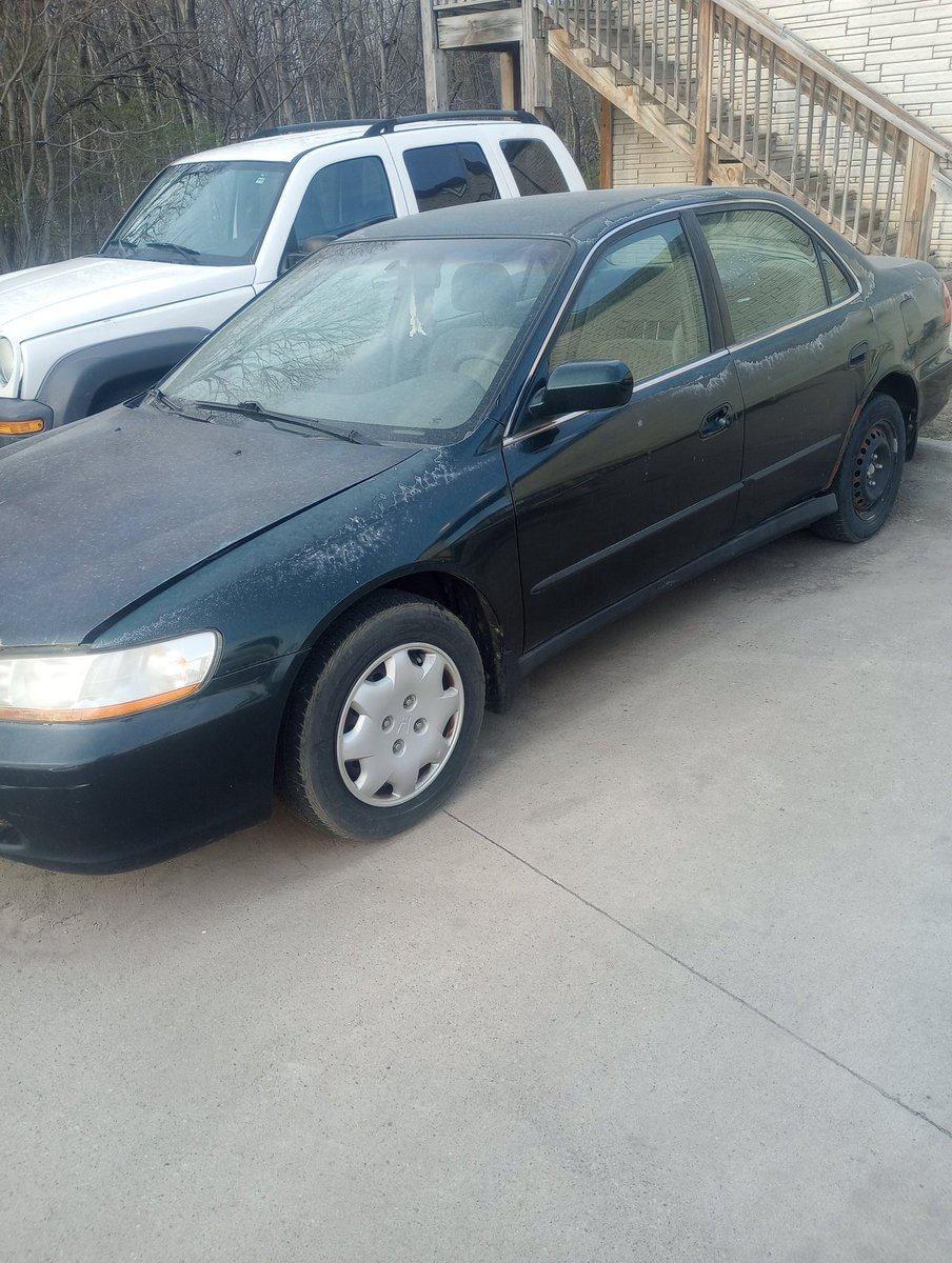 kevin_derwin's tweet photo. Anybody looking to buy a car. Runs fine. Just need a car battery charge. Selling it for $500. Phone number 5158227742 https://t.co/Hc4lxzlwKm