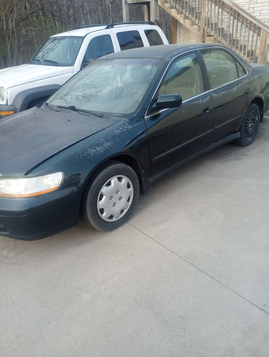kevin_derwin's tweet photo. Anybody looking to buy a car. Runs fine. Just need a car battery charge. Selling it for $500. Phone number 5158227742 https://t.co/Hc4lxzlwKm