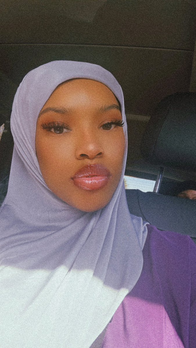 A. 🧚🏽♀️ tweet media