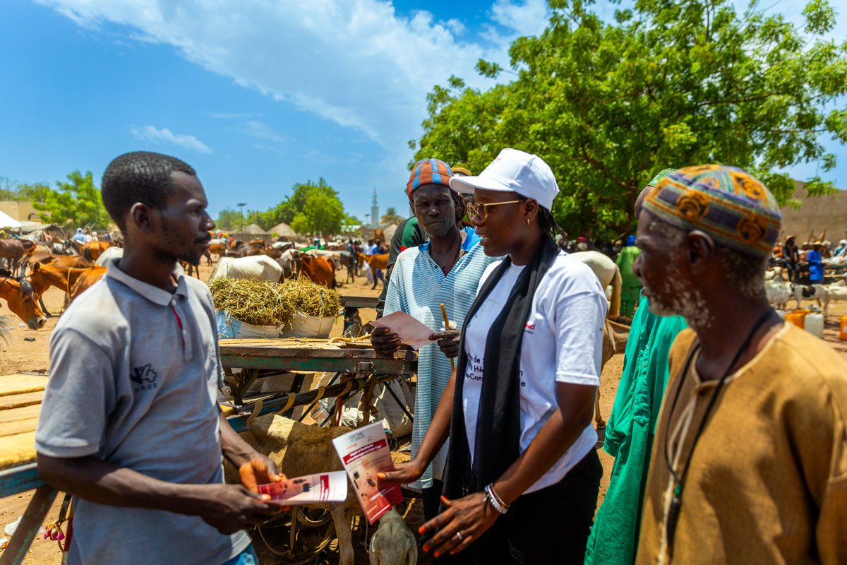 CorpsafricaSen's tweet image. Dans le cadre de la riposte contre la FHCC (Fiévre Hémorragique Crimée Congo) dans la région de Kaffrine, @ActionaidSN et CorpsAfrica/Senegal ont organisé une caravane de sensibilisation à Diamagadio, Nganda et Kaffrine.

#ThisIsCorpsAfrica
@StartNetwork