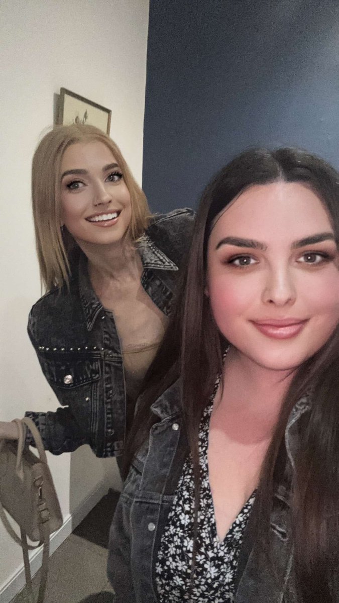 HannahJDavidson's tweet photo. My 2 favourite got my back for everything ❤️ 

Just a reminder yous aren’t getting rid of Hannah because yous need this Hannah in your lives 😂 https://t.co/yekuINSuoJ