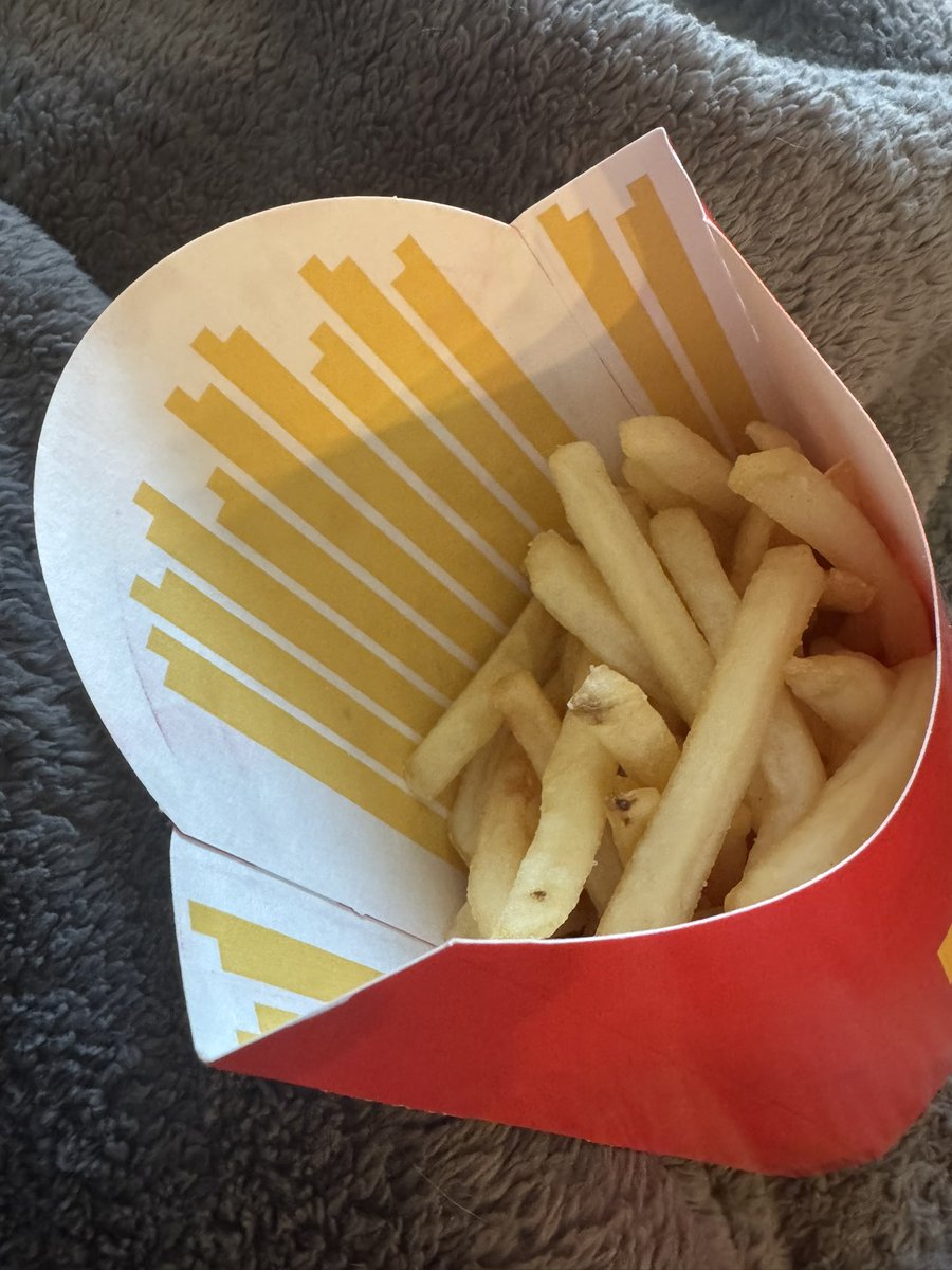 Large fry at <a href="/McDonalds/">McDonald's</a>. Straight out of the bag. No fries at the bottom either.  🥲