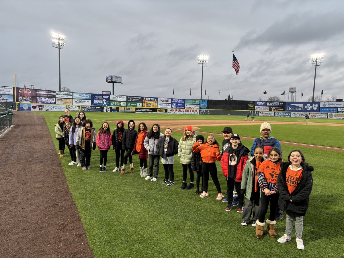 mrhugey_pennave's tweet photo. It was a little cold, and a little rainy, but these kids had an amazing experience singing the National Anthem before the Somerset Patriots game. Very proud of these Lions. https://t.co/eKz3hQOMI0