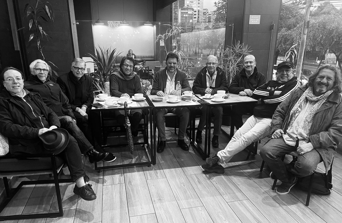 paveleguez's tweet photo. Mañana vamos a votar por @LuisaGonzalezEc En #UNIDAD con memoria histórica. Diremos NO a la oligarquía bananera. 
Pavel Égüez, Ramiro Oviedo, Kintto Lucas, Pablo Salgado, Andrés Troya, Santiago Rivadeneira, Carlos Villareal, Ernesto Guerrero y Patricio Vallejo 

#LuisaPresidenta https://t.co/ow3vIGJZ7c