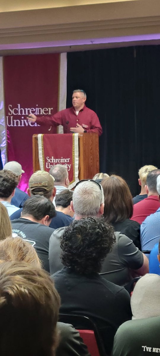 coachkeithallen's tweet photo. Incredible day at @SchreinerU! Over 400 guests joined us as we shared our vision for the future. Energy was high, the Hill Country was shining, and the Mountaineer spirit was strong! #TPW #SchreinerUniversity #MountaineerPride #EnterWithHope https://t.co/66xTiACYC7