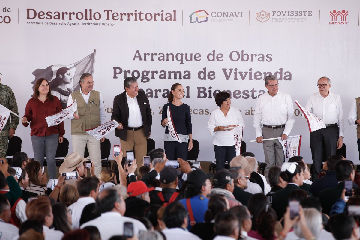 Acompañamos a la Presidenta <a href="/Claudiashein/">Claudia Sheinbaum Pardo</a> en el arranque de obras por parte del <a href="/Infonavit/">Infonavit</a> del programa #ViviendaParaElBienestar en Guadalupe, Zacatecas, junto con <a href="/EdnaElenaVegaR1/">Edna Elena Vega Rangel</a>, titular de <a href="/SEDATU_mx/">SEDATU México</a>; <a href="/DKershenobich/">Dr. David Kershenobich S</a>, secretario de <a href="/SSalud_mx/">SALUD México</a>; <a href="/zoerobledo/">Zoé Robledo</a>, titular de <a href="/Tu_IMSS/">IMSS </a>;
