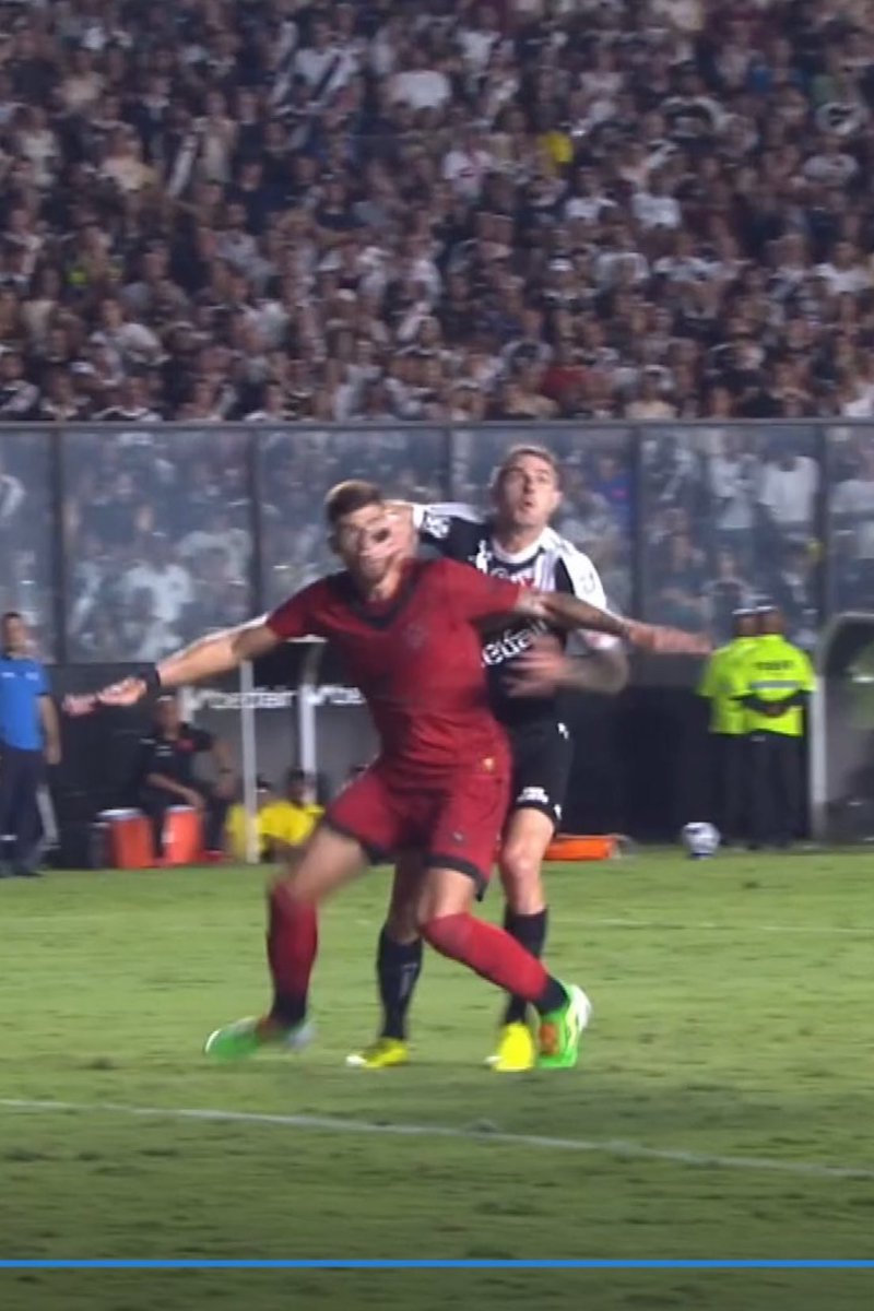picareta's tweet photo. Aquele toque na canela do atacante do São Paulo foi falta.

Aquele não toque na ponta do dedo de Raphael Veiga foi falta.

A mão de Vegetti na cara do zagueiro do Sport não é falta.

Não precisa mais jogar. Não precisa mais entrar em campo. Não importa quem é melhor. https://t.co/MYYDrS1NU6