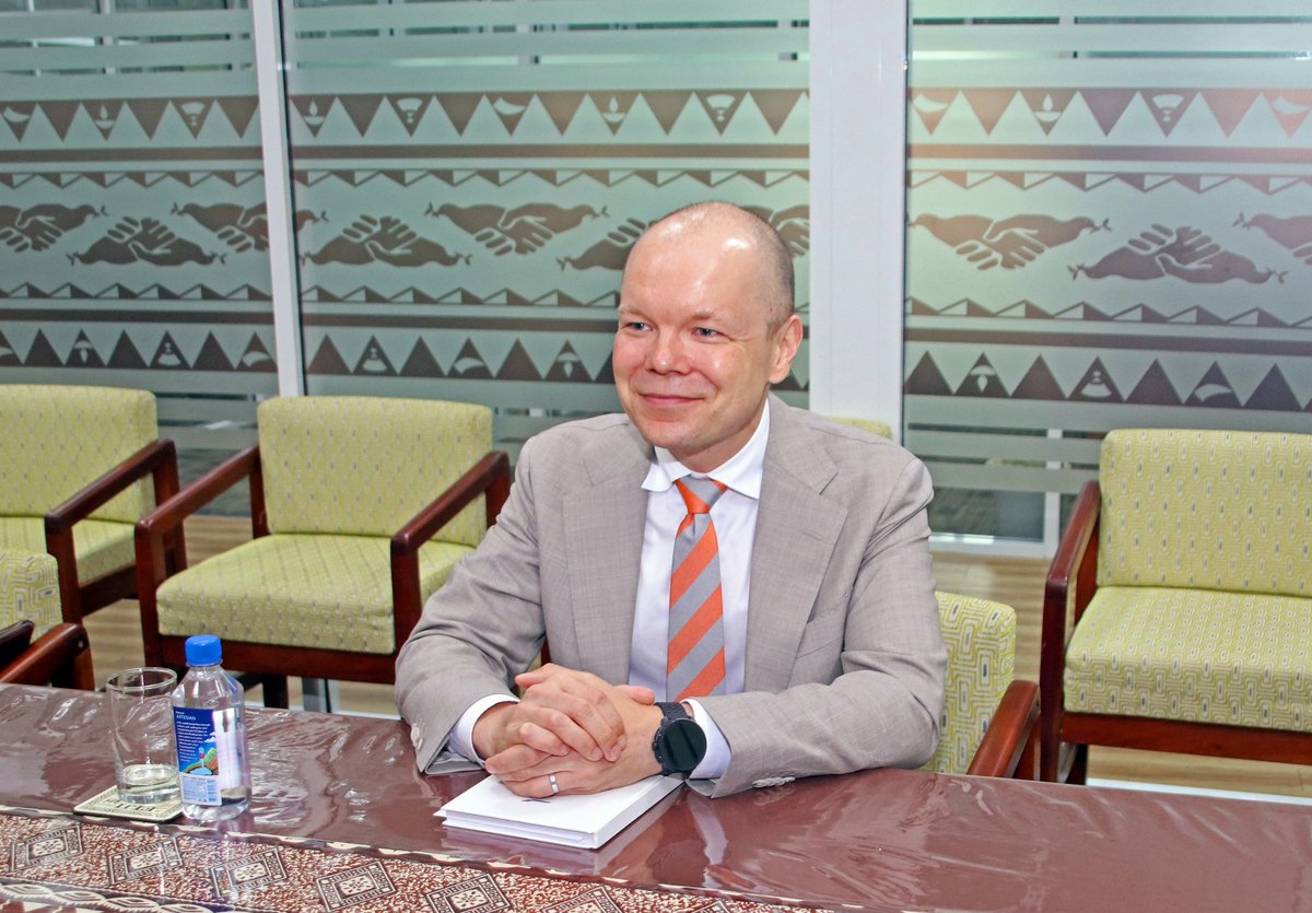 Fiji Ministry of Foreign Affairs (@fiji_mofa) on Twitter photo Permanent Secretary Dr Raijeli Taga received a courtesy call from the non-resident Ambassador of Finland to Fiji, H.E. <a href="/AHaapea/">Arto Haapea</a>, this week. Fiji and Finland have reaffirmed committment to further strengthen the bilateral relations and development cooperation. 🇫🇯🤝🇫🇮 #FijiFinland Permanent Secretary Dr Raijeli Taga received a courtesy call from the non-resident Ambassador of Finland to Fiji, H.E. <a href="/AHaapea/">Arto Haapea</a>, this week. Fiji and Finland have reaffirmed committment to further strengthen the bilateral relations and development cooperation. 🇫🇯🤝🇫🇮 #FijiFinland