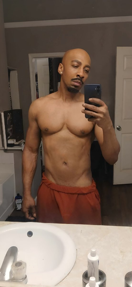chozzin_1's tweet photo. What's good? #hollaatchaboy ♍️🍆🍑 https://t.co/36DDO93eMf