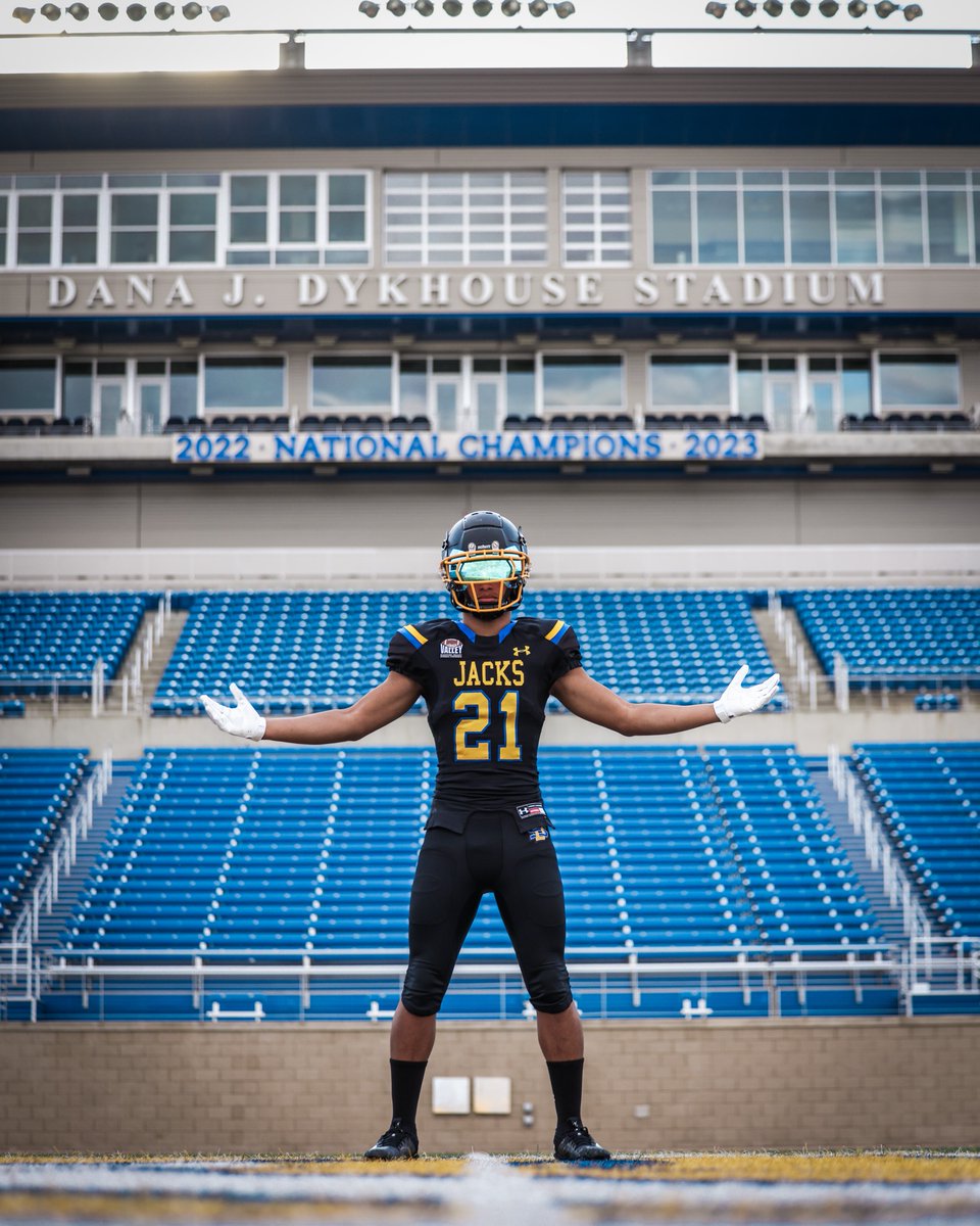 1st class coaches ✔️ 
1st class hospitality ✔️ 
1st class facilities ✔️ 
1st class program ✔️ 
Would like to thank <a href="/GoJacksFB/">SDSU Football</a> <a href="/CoachDtjackson/">Dan Jackson</a> <a href="/CoachMcLin/">Marcus McLin</a> <a href="/CoachiJACK/">Coach IJack - Isaiah T. Jackson</a> <a href="/dyshawn_gales5/">Dyshawn Gales</a> for the love the last few days.