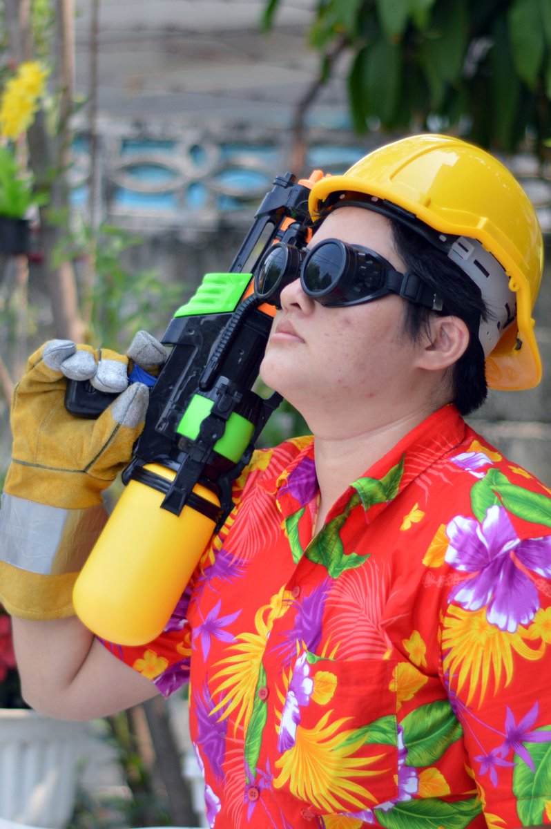 ThaiFortress2's tweet image. Happy Songkran day, TF2ers 🔫💦
#TeamFortress2 #tf2 #tf2engineer #cosplay #Songkran2025 #สงกรานต์2568 #thaifortress2