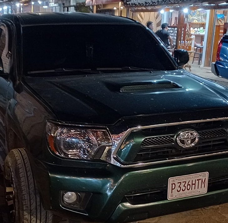 VisitAtaco's tweet image. ¿Es legal que vehículos de placa Guatemalteca cargados de producto extranjero vengan a vender directamente a El Salvador sin tener permisos de trabajo?

Los conductores se bajan del vehículo solo para vender sus productos y luego se van.